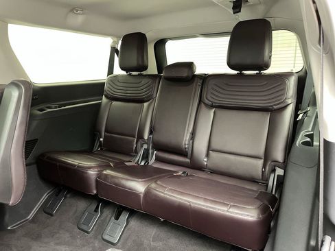 Used 2025 Ford Expedition Max Platinum w/ Platinum Ultimate Package AWD/4WD image 16