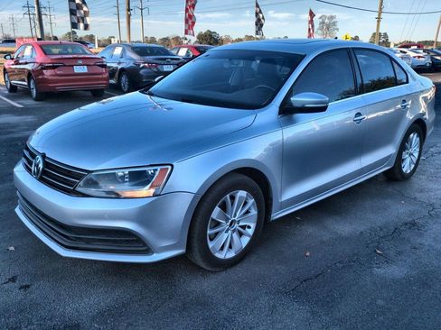 Used 2016 Volkswagen Jetta SE image 1