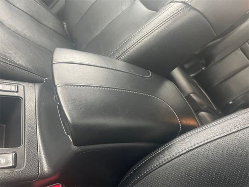 Used 2019 Nissan Rogue SL w/ Premium Package image 17