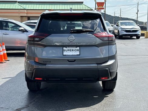 Certified 2026 Nissan Rogue SV w/ SV Premium Package FWD image 4