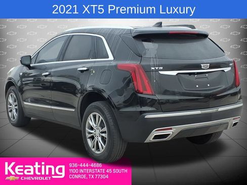 Used 2021 Cadillac XT5 Premium Luxury image 2
