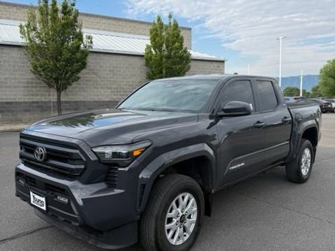 Certified 2024 Toyota Tacoma SR5 AWD/4WD image 2