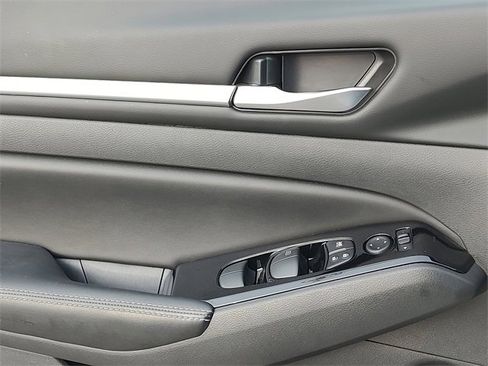 Used 2024 Nissan Altima 2.5 SL image 28