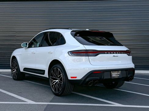 Certified 2026 Porsche Macan AWD/4WD image 3