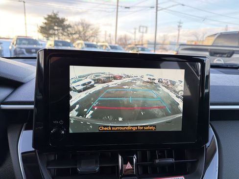 Used 2024 Toyota Corolla Cross LE image 19