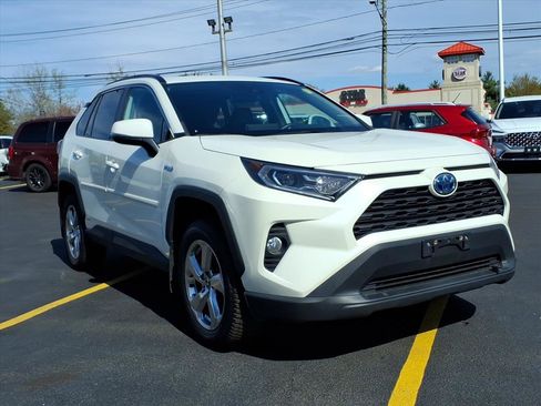 Used 2021 Toyota RAV4 XLE Premium AWD/4WD image 3