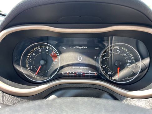 Used 2018 Jeep Cherokee Limited image 13