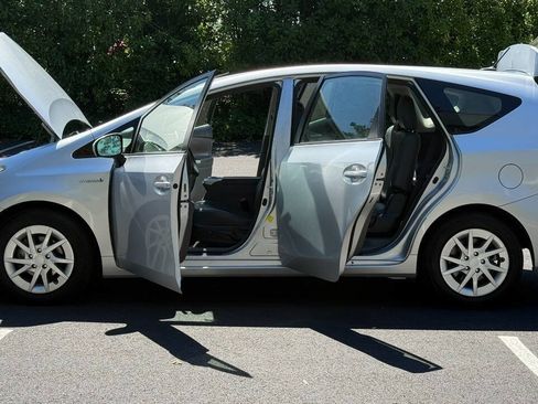 Used 2012 Toyota Prius V Three FWD image 6