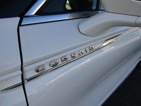Used 2022 Lincoln Corsair Reserve image 35