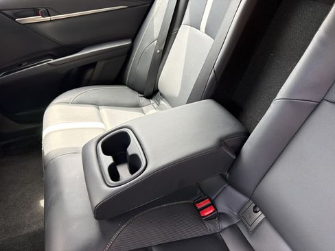 Used 2025 Toyota Camry SE FWD image 32