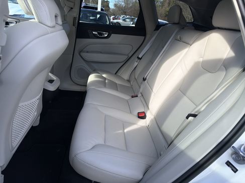 Certified 2023 Volvo XC60 B5 Plus image 32