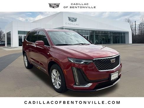 Used 2025 Cadillac XT6 Luxury AWD/4WD image 1