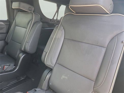 Used 2024 GMC Yukon XL SLT image 15