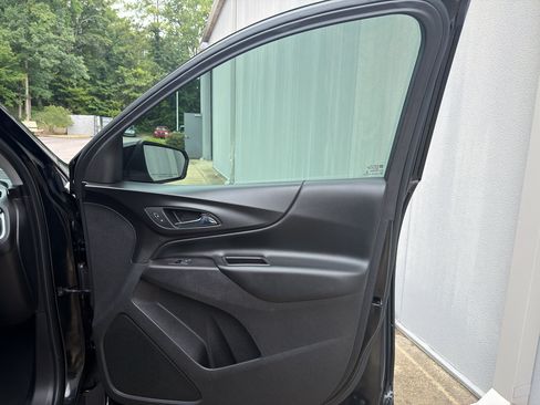 Used 2020 Chevrolet Equinox LT FWD image 19