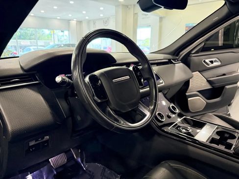 Used 2018 Land Rover Range Rover Velar R-Dynamic SE AWD/4WD image 9