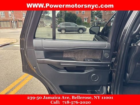 Used 2021 Ford Expedition Limited image 25