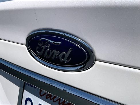 Used 2017 Ford Fusion SE w/ Fusion SE Technology Package FWD image 30