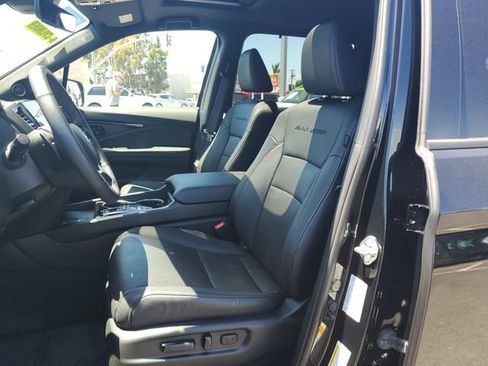 Certified 2024 Honda Passport Black Edition image 19