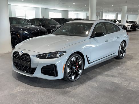 New 2026 BMW 430i w/ M Sport Package RWD image 3