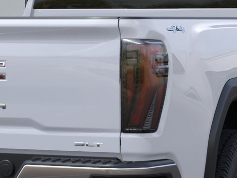 New 2026 GMC Sierra 2500 SLT AWD/4WD image 11