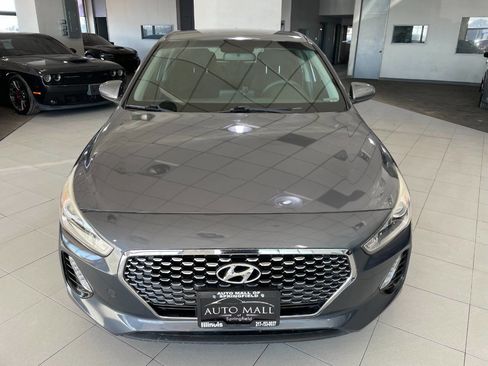 Used 2018 Hyundai Elantra GT image 2
