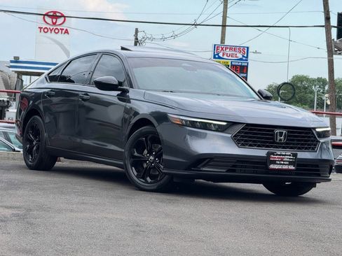 Used 2025 Honda Accord SE image 3