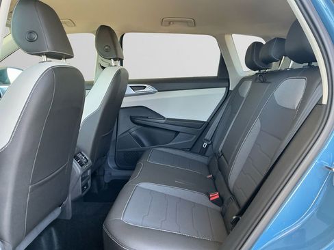 New 2025 Volkswagen Taos SE image 13