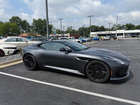Used 2024 Aston Martin DB12 Coupe RWD image 1
