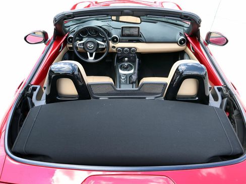 Used 2016 MAZDA MX-5 Miata Grand Touring RWD image 30
