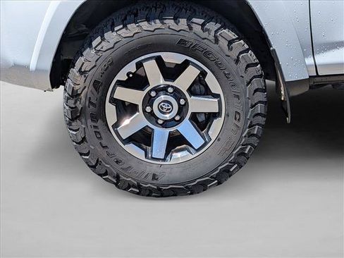 Used 2021 Toyota 4Runner TRD Off-Road Premium w/ Moonroof Package AWD/4WD image 24