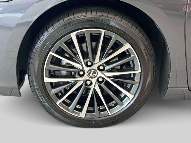 Certified 2024 Lexus ES 300h w/ Premium Package FWD image 7