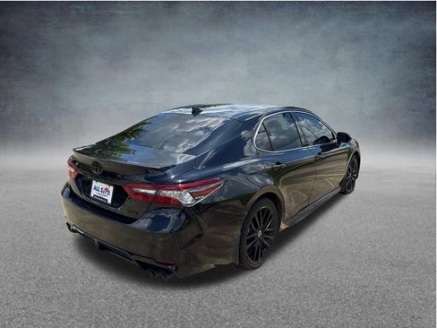 Used 2021 Toyota Camry XSE FWD image 9