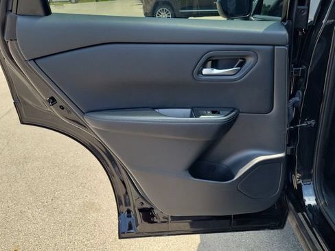Used 2024 Nissan Rogue SV FWD image 11