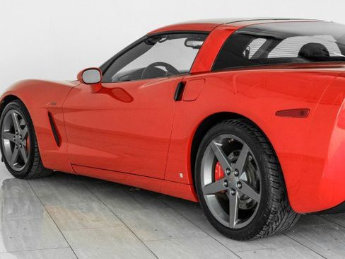Used 2007 Chevrolet Corvette Coupe w/ Performance Package RWD image 50