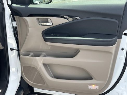 Used 2021 Honda Pilot Elite image 23