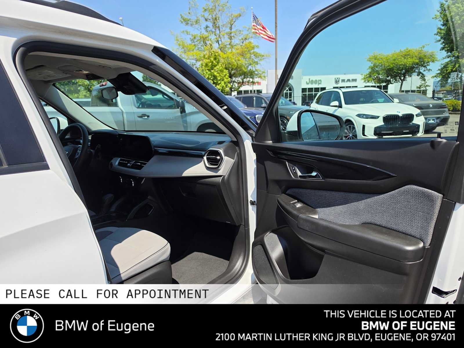 Used 2025 Chevrolet TrailBlazer LT AWD/4WD image 10