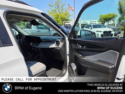 Used 2025 Chevrolet TrailBlazer LT AWD/4WD image 10