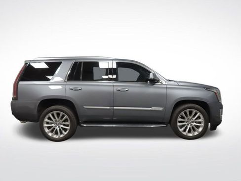 Used 2019 Cadillac Escalade Luxury image 7