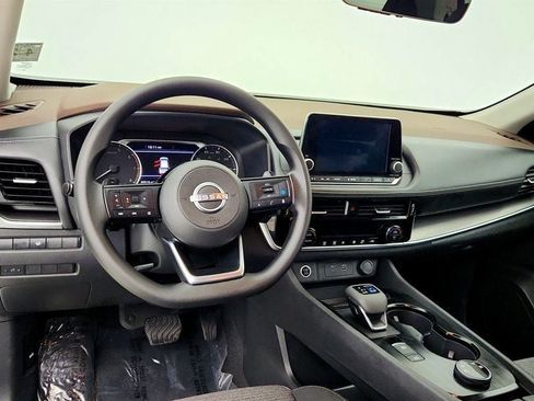 Used 2022 Nissan Rogue SV AWD/4WD image 12