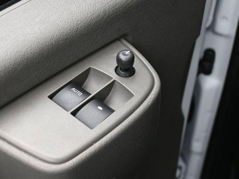 Used 2024 Chevrolet Express 2500 w/ Driver Convenience Package image 17