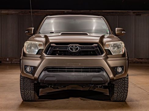 Used 2013 Toyota Tacoma PreRunner w/ TRD Sport Pkg image 2