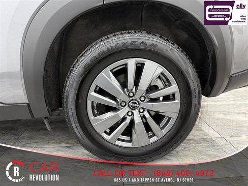 Used 2025 Nissan Pathfinder SV AWD/4WD image 13