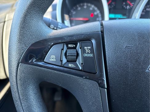 Used 2015 Chevrolet Equinox LS image 25