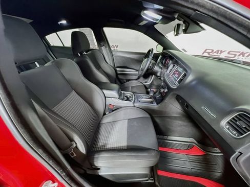 Used 2019 Dodge Charger R/T RWD image 37