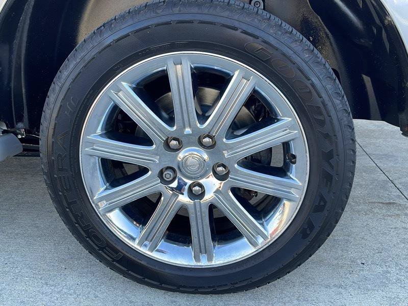 Used 2008 Chrysler Aspen Limited AWD/4WD image 16