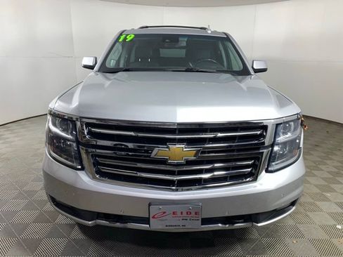 Used 2019 Chevrolet Suburban LT image 4