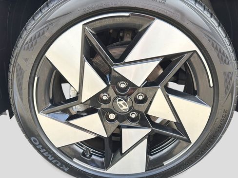 Certified 2024 Hyundai Kona Limited AWD/4WD image 14