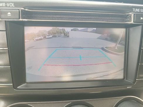 Used 2015 Toyota RAV4 LE FWD image 20