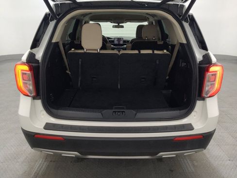 Used 2020 Ford Explorer XLT w/ Equipment Group 202A image 29
