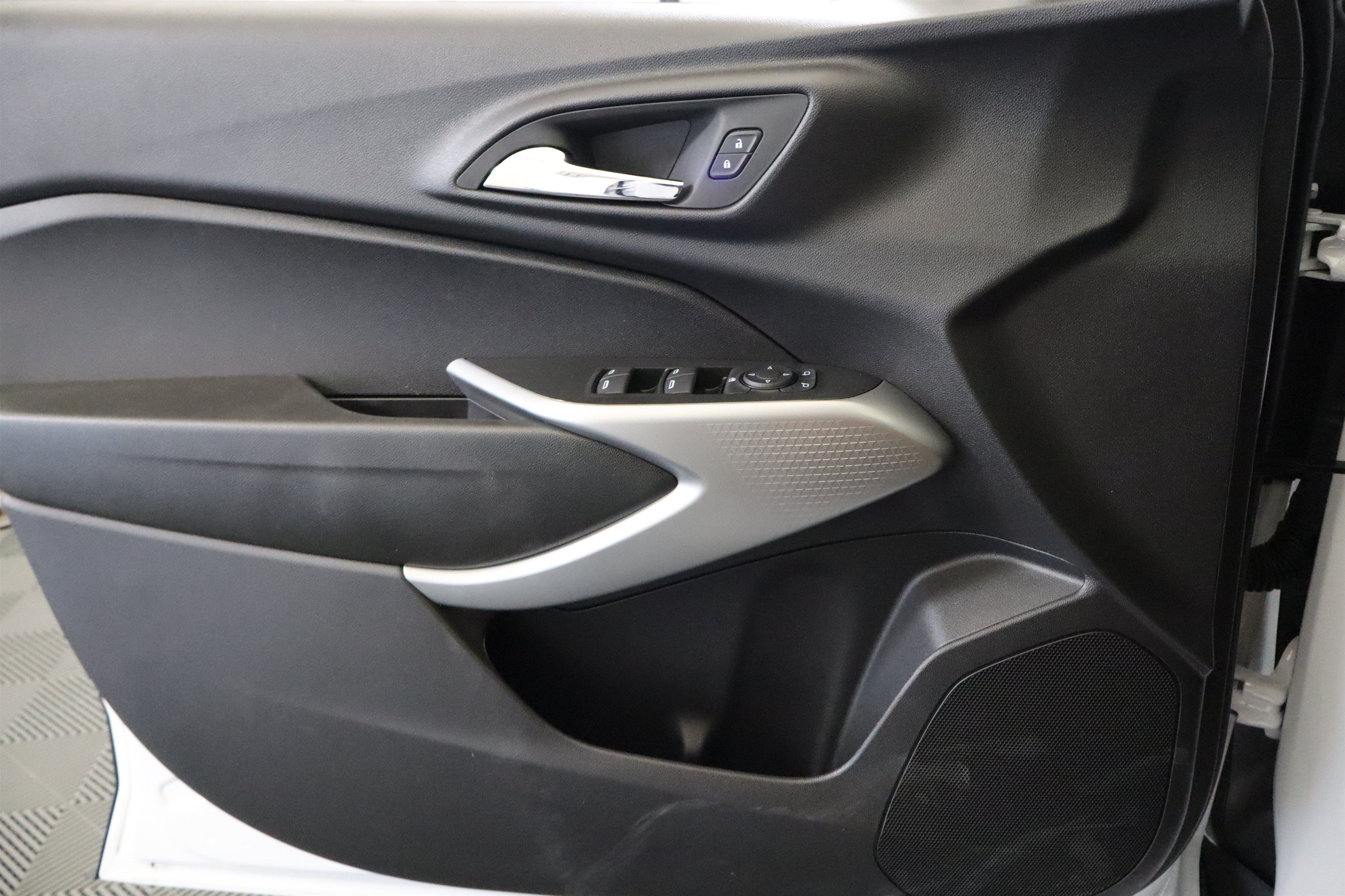 New 2026 Chevrolet Trax LS w/ LS Convenience Package FWD image 34